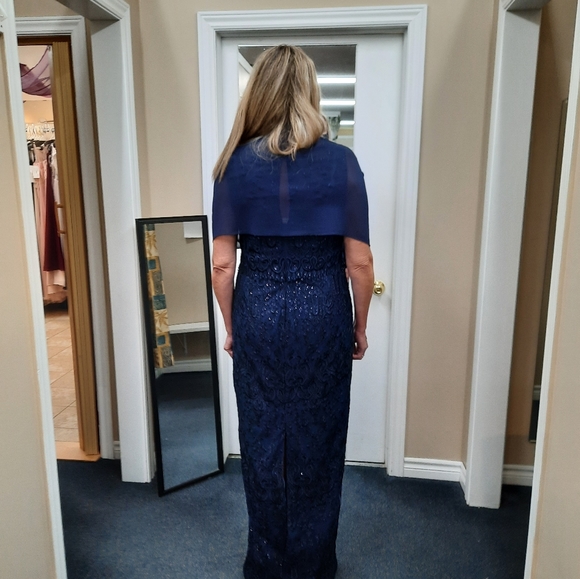 Mother-of-the-bride gown by Montage by Mon Cheri. Navy, size 14 - Picture 5 of 13